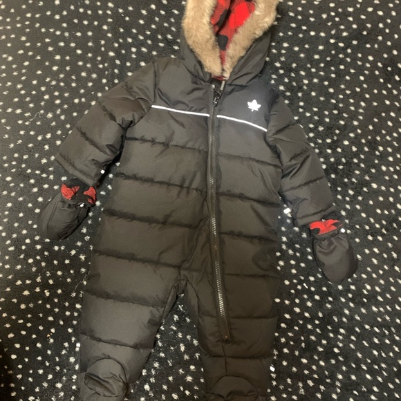 Size is 6-12 mos see photos - Picture 1 of 4